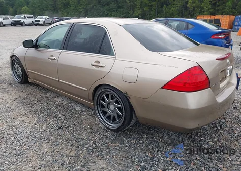 2007 Honda Accord 2.4 Ex z USA, uszkodzony, nr VIN 1HGCM56787A174441